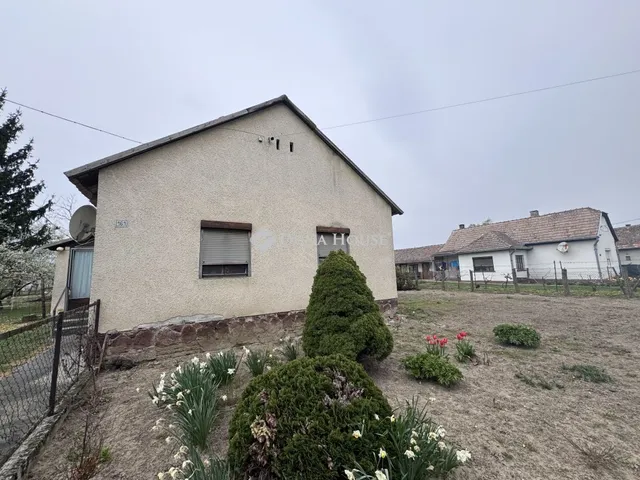 Eladó ház Pusztakovácsi 2000 nm