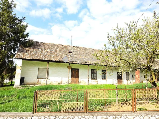 Eladó ház Hőgyész 81 nm