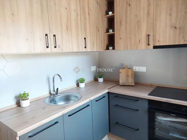 Eladó lakás Pécs, Tildy Zoltán utca 52 nm