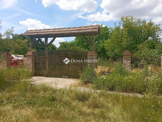 Eladó telek Szaporca 3950 nm