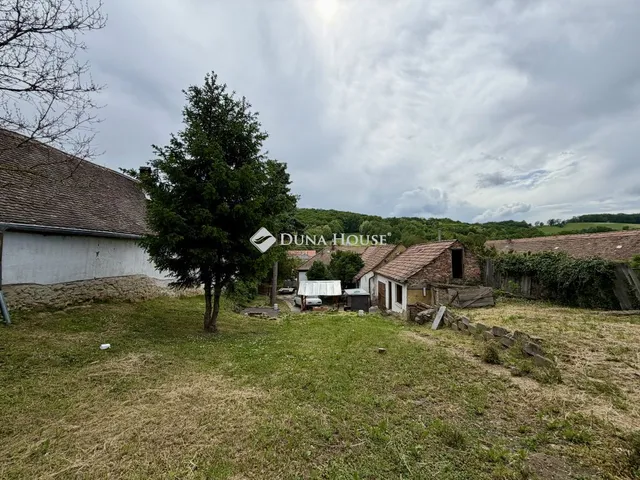 Eladó ház Komló 93 nm