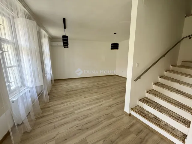 Eladó lakás Pécs 85 nm