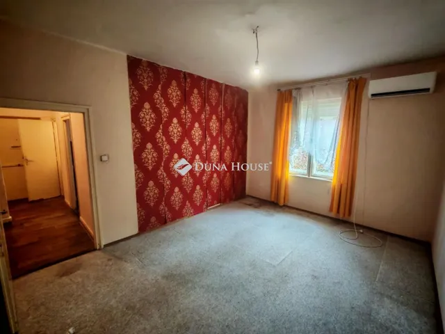 Eladó lakás Komló, Tompa Mihály utca 34 nm