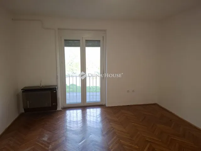 Eladó lakás Pécs 37 nm