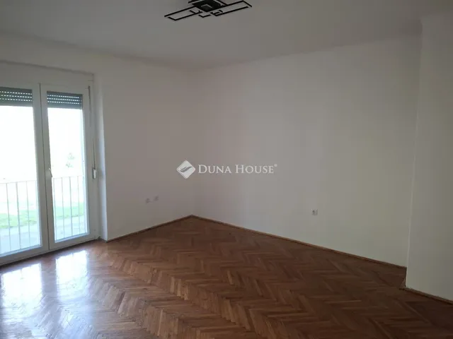 Eladó lakás Pécs 37 nm