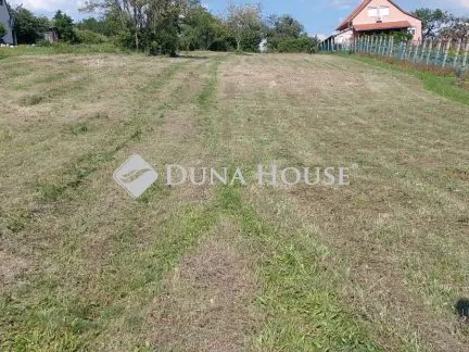 Eladó telek Pécs 6866 nm