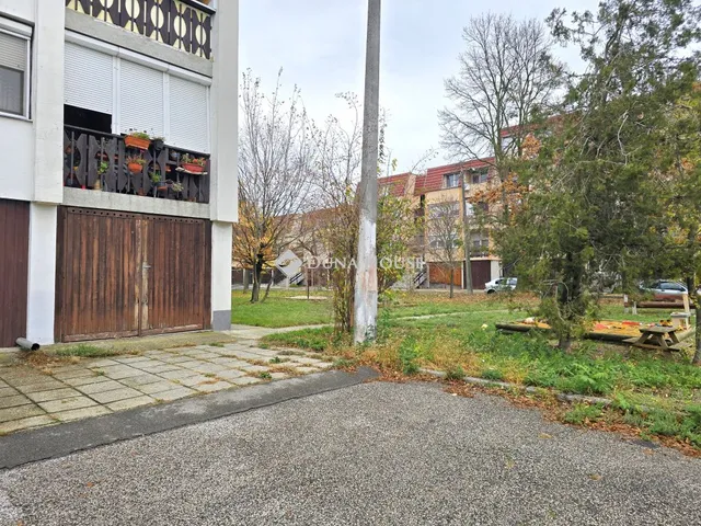 Eladó garázs Pécs, Ércbányász utca 15 nm