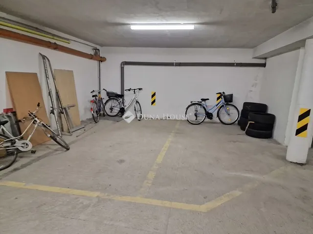 Kiadó garázs Pécs 14 nm