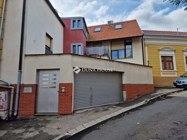 Kiadó garázs Pécs 14 nm