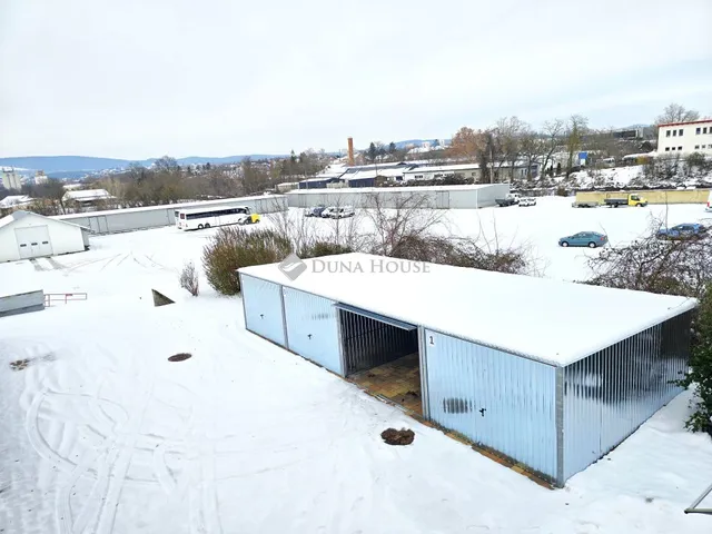 Kiadó garázs Pécs 15 nm