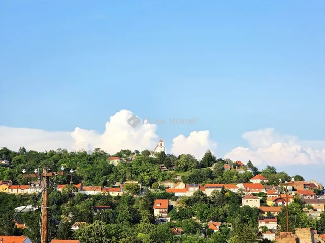 Eladó lakás Pécs 178 nm