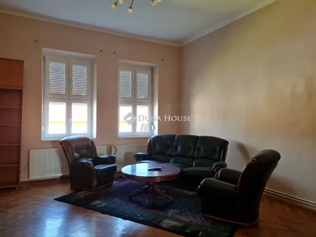 Kiadó lakás Pécs 61 nm