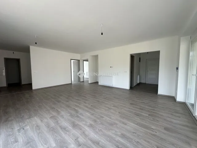 Eladó lakás Pécs, Kéméndi sor 154 nm