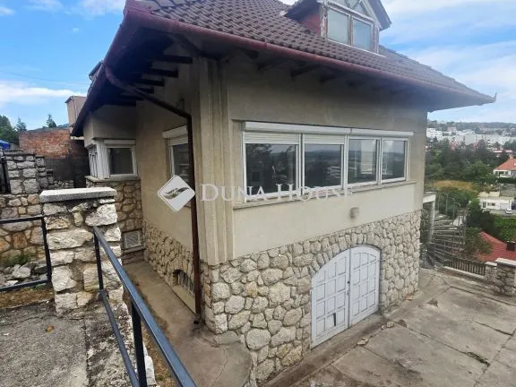 Eladó ház Pécs, Rodostó utca 350 nm