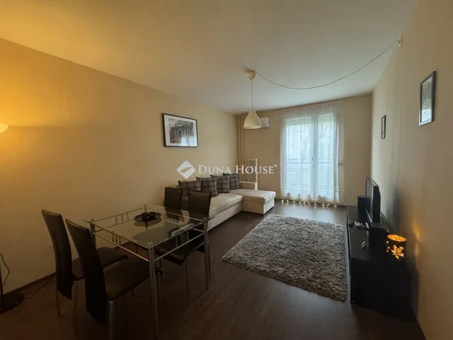 Kiadó lakás Pécs, Gosztonyi Gyula utca 47 nm