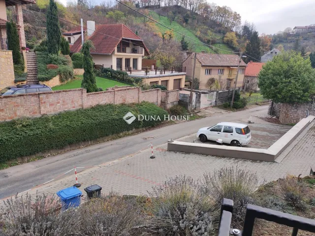 Eladó lakás Pécs, Holló dűlő 153 nm
