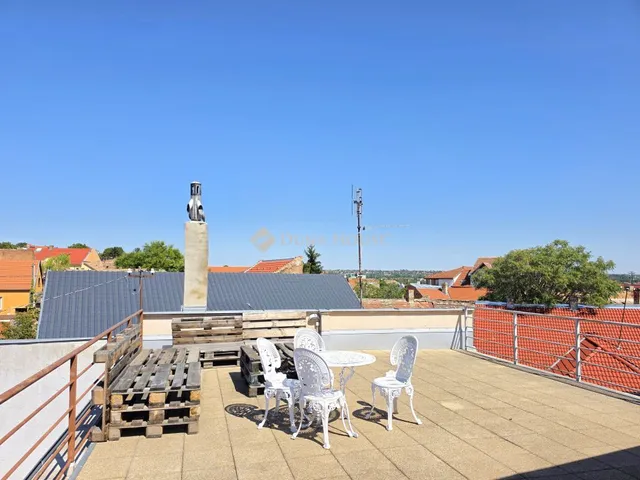 Kiadó lakás Pécs 94 nm