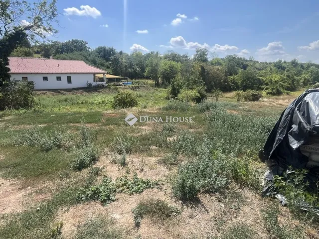 Eladó telek Pécs, Nyugati kőhíd dűlő 812 nm