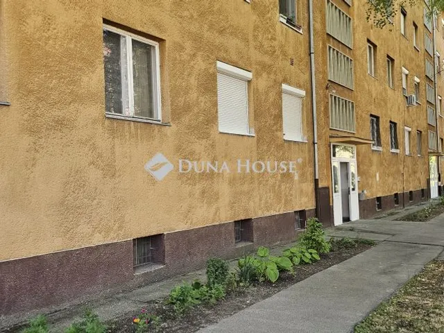 Eladó lakás Komló, Kossuth Lajos utca 52 nm