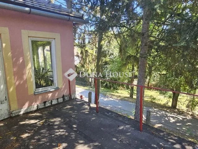 Eladó ház Komló 80 nm