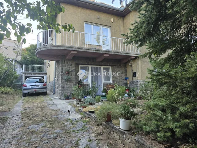 Kiadó lakás Pécs, Surányi Miklós út 129 nm
