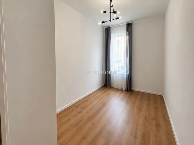 Eladó lakás Pécs, Alkotmány utca 68 nm
