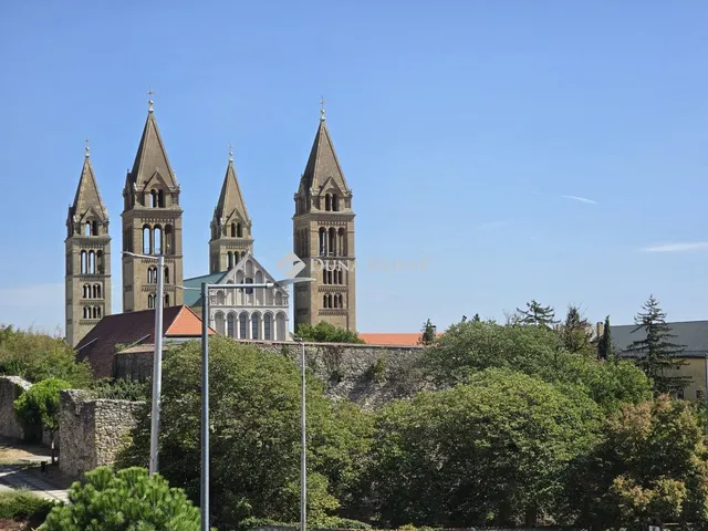 Eladó lakás Pécs 64 nm