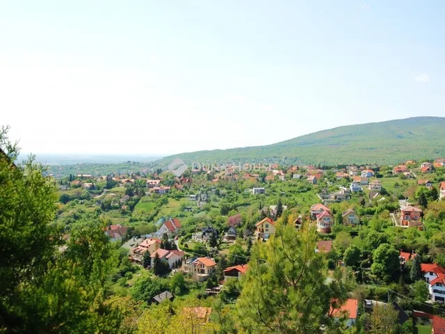 Eladó telek Pécs 3500 nm