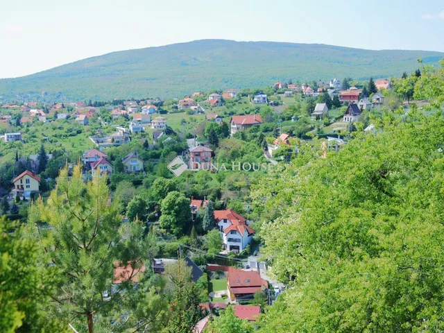 Eladó telek Pécs 3500 nm