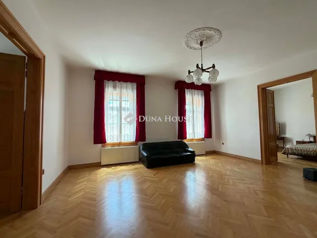 Eladó ház Pécs 362 nm