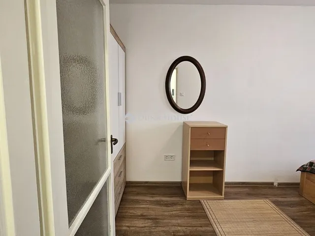 Kiadó lakás Pécs, Varsány utca 47 nm