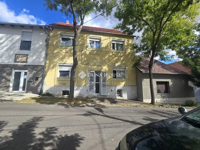 Eladó ház Pécs, Katalin utca 235 nm