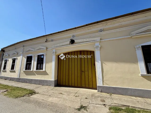 Eladó ház Bóly, József Attila utca 255 nm