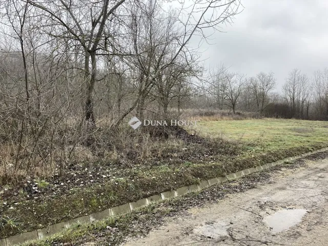 Eladó telek Ádánd 33358 nm