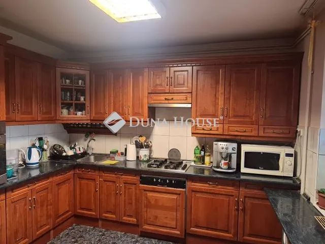 Eladó ház Miskolc, Kaffka Margit utca 315 nm
