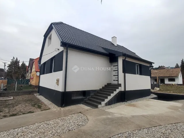 Eladó ház Vértesszőlős 196 nm