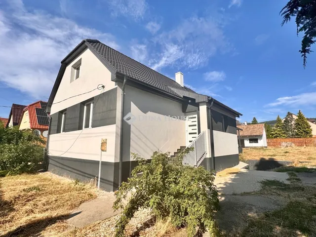Eladó ház Vértesszőlős 196 nm