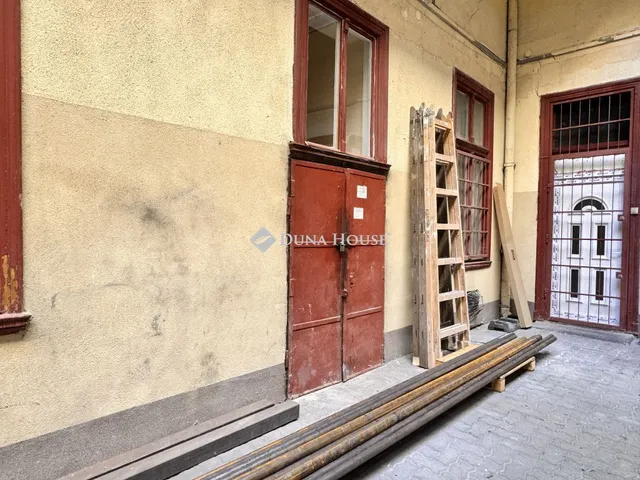 Eladó kereskedelmi és ipari ingatlan Budapest XIV. kerület, Kerepesi út 166 nm