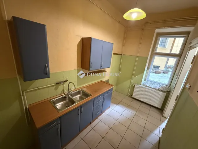 Eladó lakás Budapest VI. kerület 67 nm