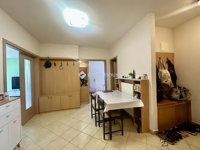 Eladó lakás Budapest III. kerület 75 nm