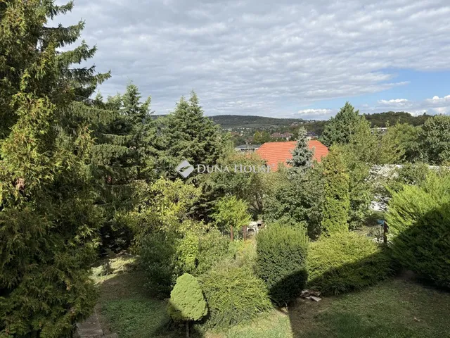 Eladó ház Üröm 138 nm