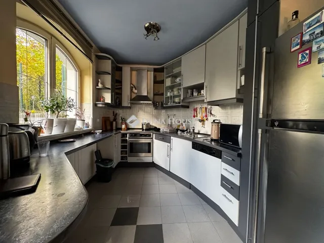 Kiadó ház Budapest III. kerület 225 nm