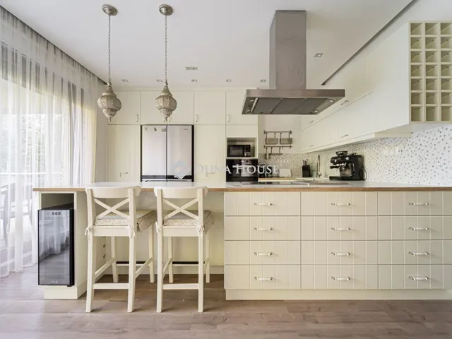 Eladó lakás Budapest III. kerület 138 nm