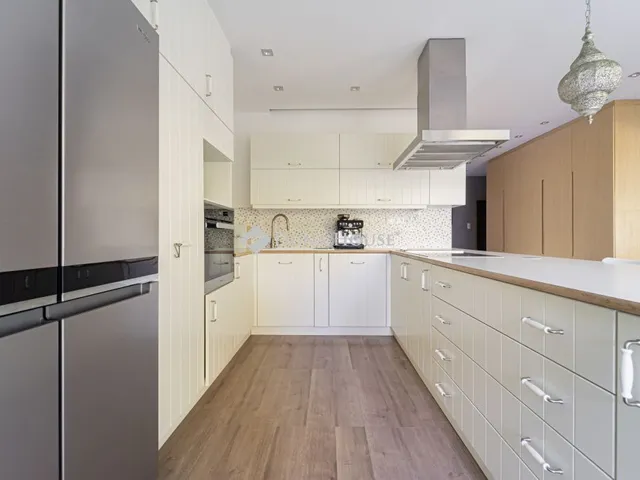 Eladó lakás Budapest III. kerület 138 nm