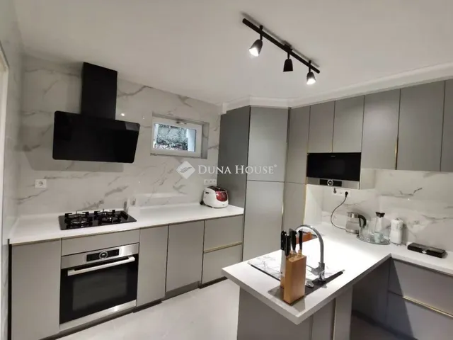 Eladó ház Budapest III. kerület 245 nm