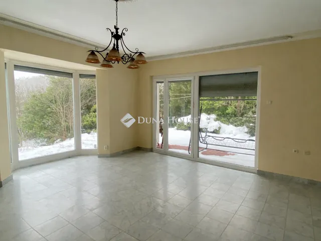 Kiadó ház Budapest III. kerület 360 nm