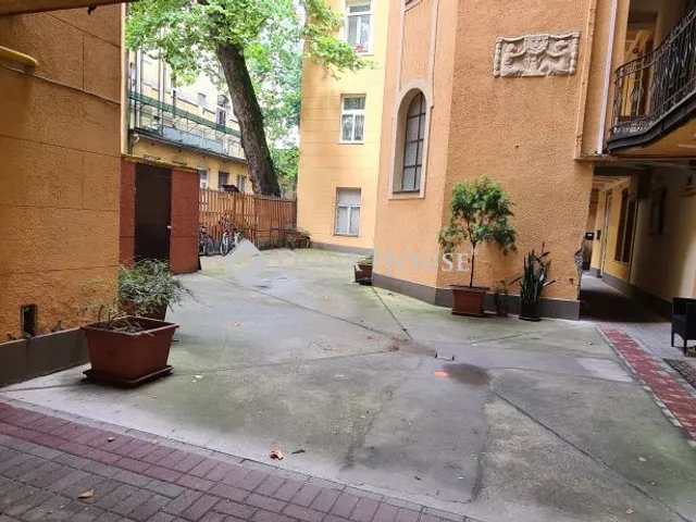 Eladó lakás Budapest VI. kerület 67 nm