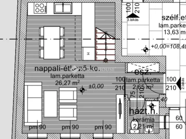 Eladó lakás Vác, Mária utca 98 nm