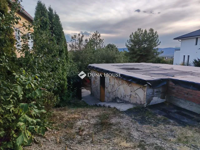 Eladó telek Vác 975 nm