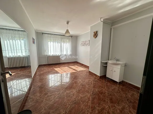 Eladó lakás Budapest IV. kerület 71 nm